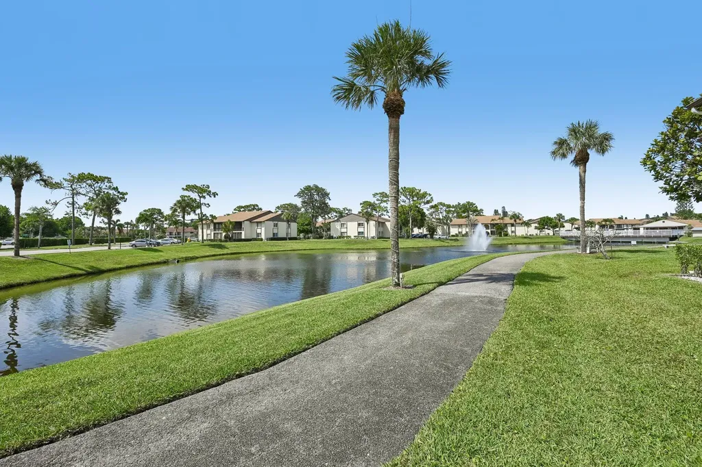 5901 Whispering Pine Way Greenacres FL 33463