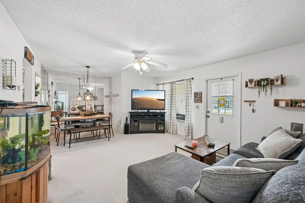 5901 Whispering Pine Way Greenacres FL 33463