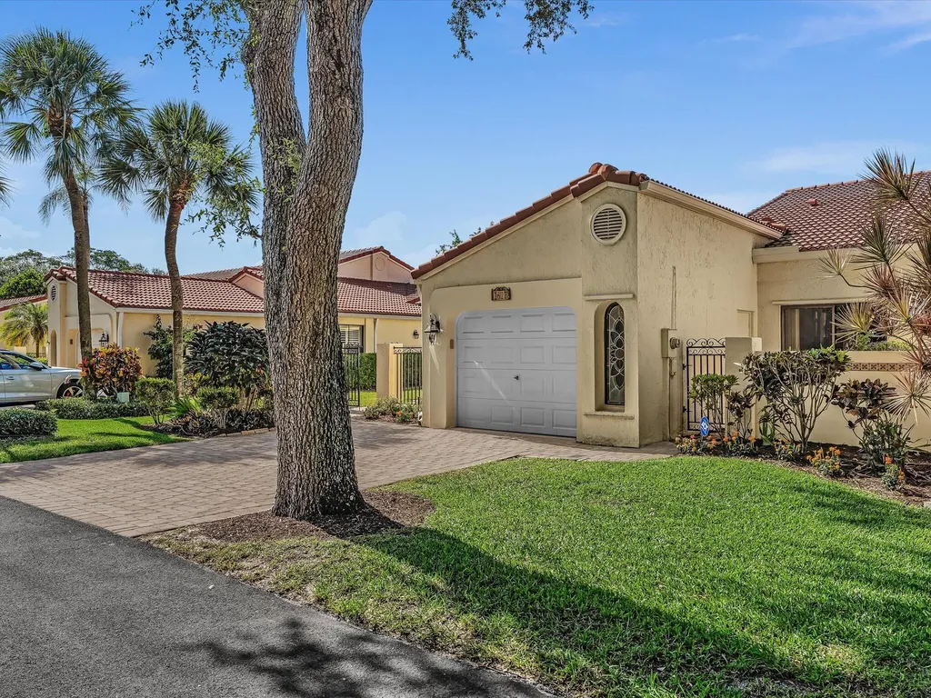 2627 Emerald Way N Deerfield Beach FL 33442