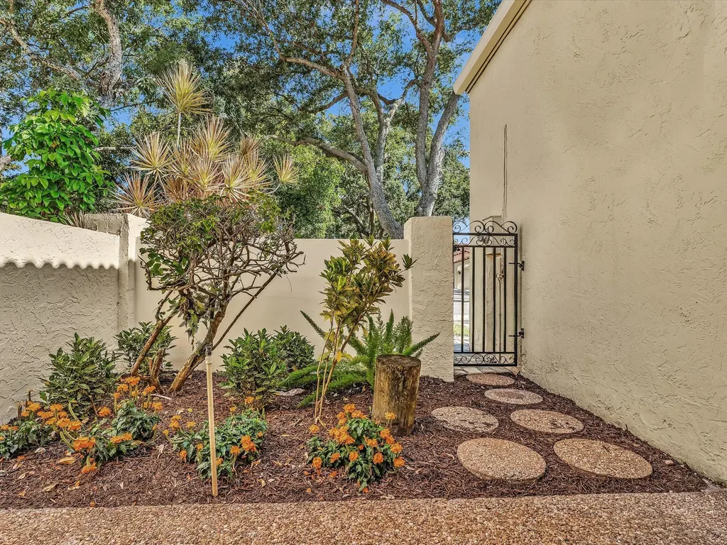 2627 Emerald Way N Deerfield Beach FL 33442