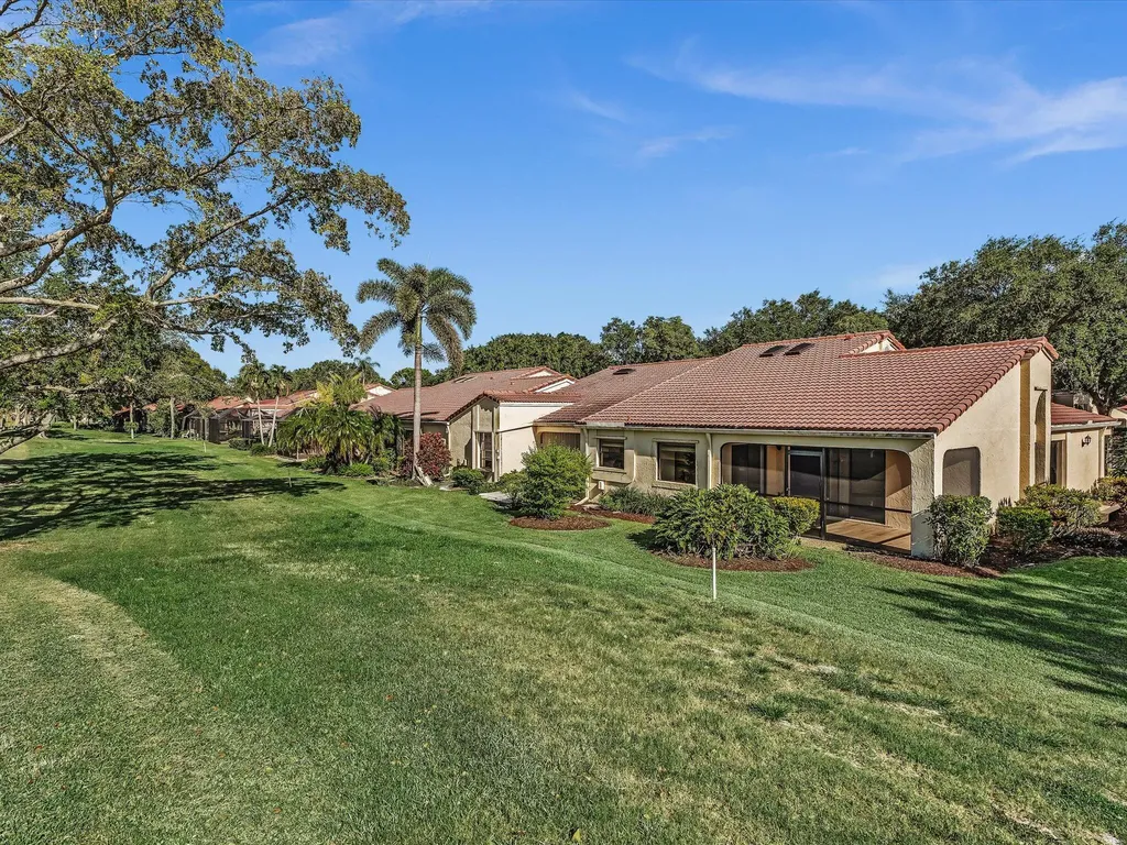 2627 Emerald Way N Deerfield Beach FL 33442