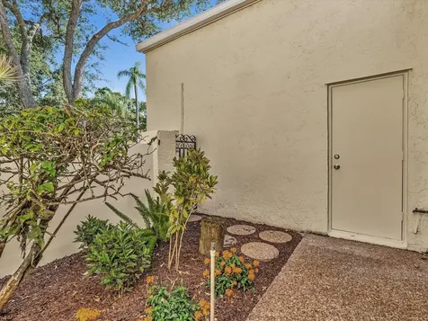 2627 Emerald Way N Deerfield Beach FL 33442