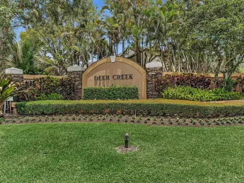 2627 Emerald Way N Deerfield Beach FL 33442