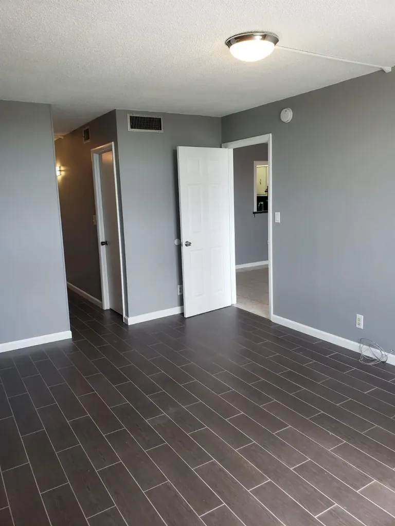 406 NW 68th Avenue Plantation FL 33317