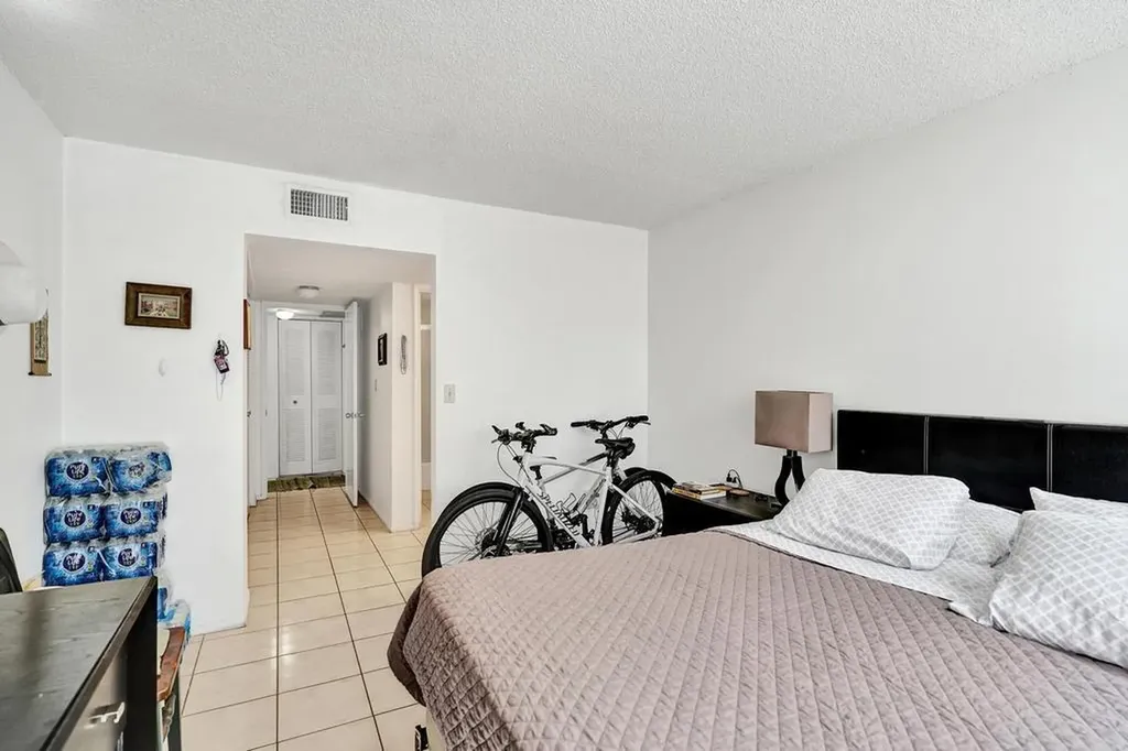 9430 Tangerine Place Davie FL 33324