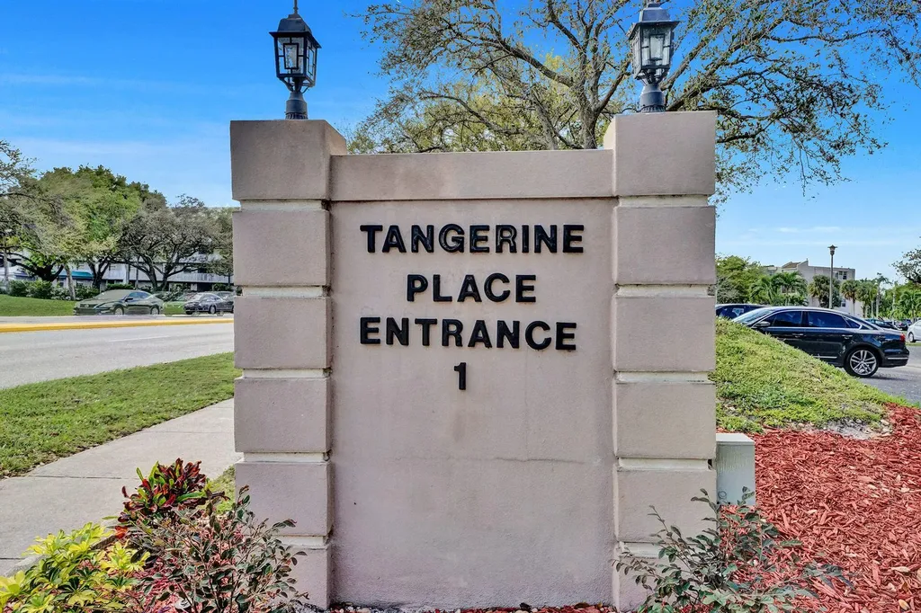 9430 Tangerine Place Davie FL 33324