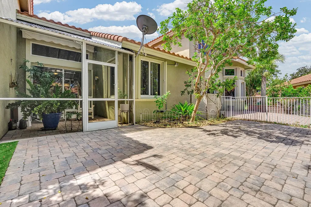12573 NW 56th Drive Coral Springs FL 33076