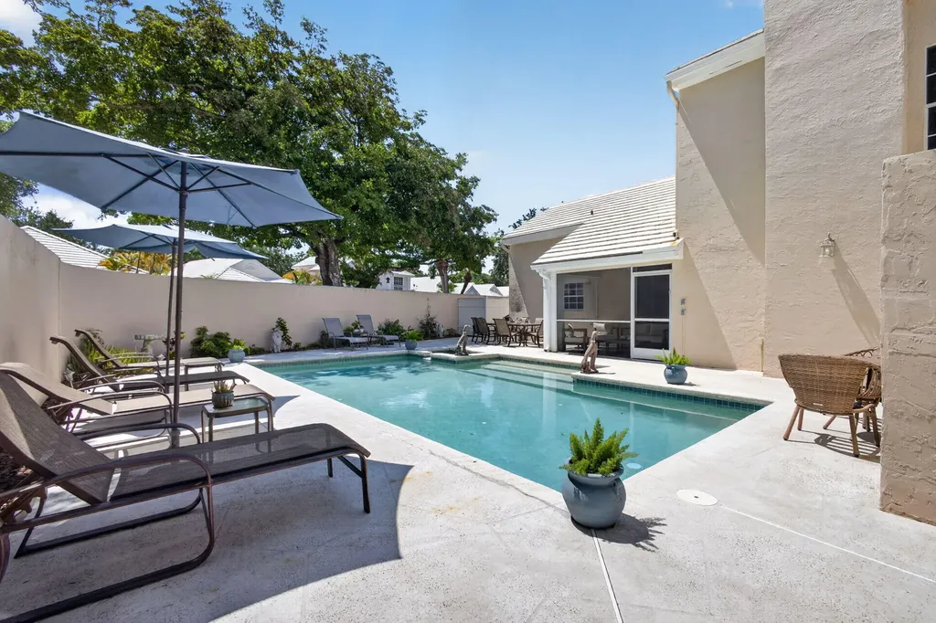 33 Selby Lane Palm Beach Gardens FL 33418