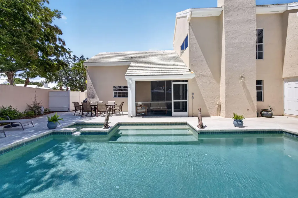 33 Selby Lane Palm Beach Gardens FL 33418