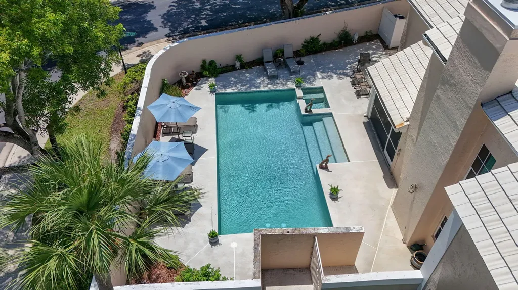 33 Selby Lane Palm Beach Gardens FL 33418