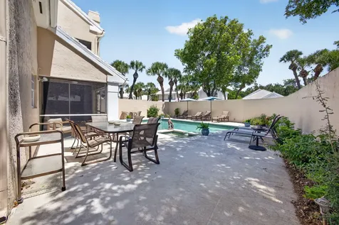 33 Selby Lane Palm Beach Gardens FL 33418