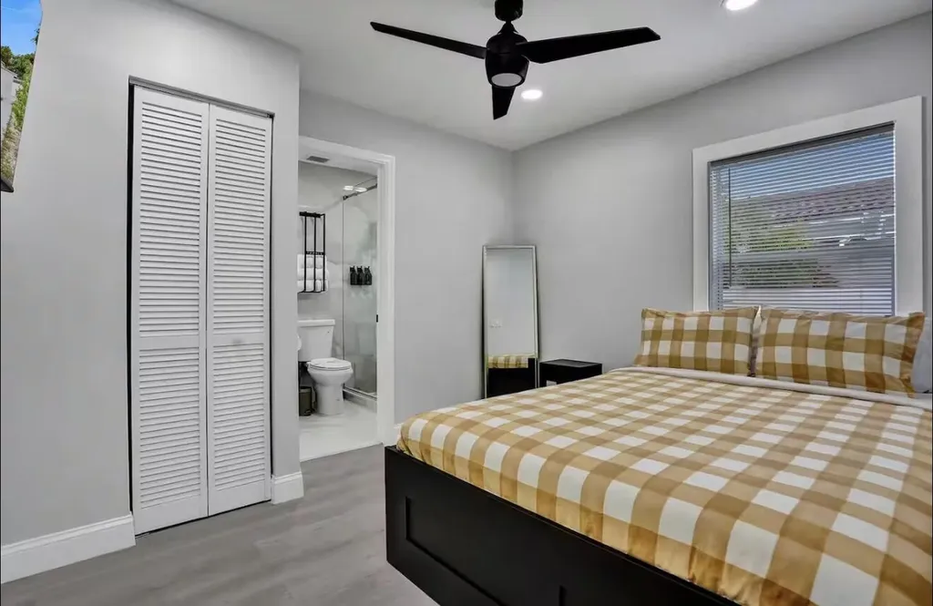1701 Jefferson Street Hollywood FL 33020
