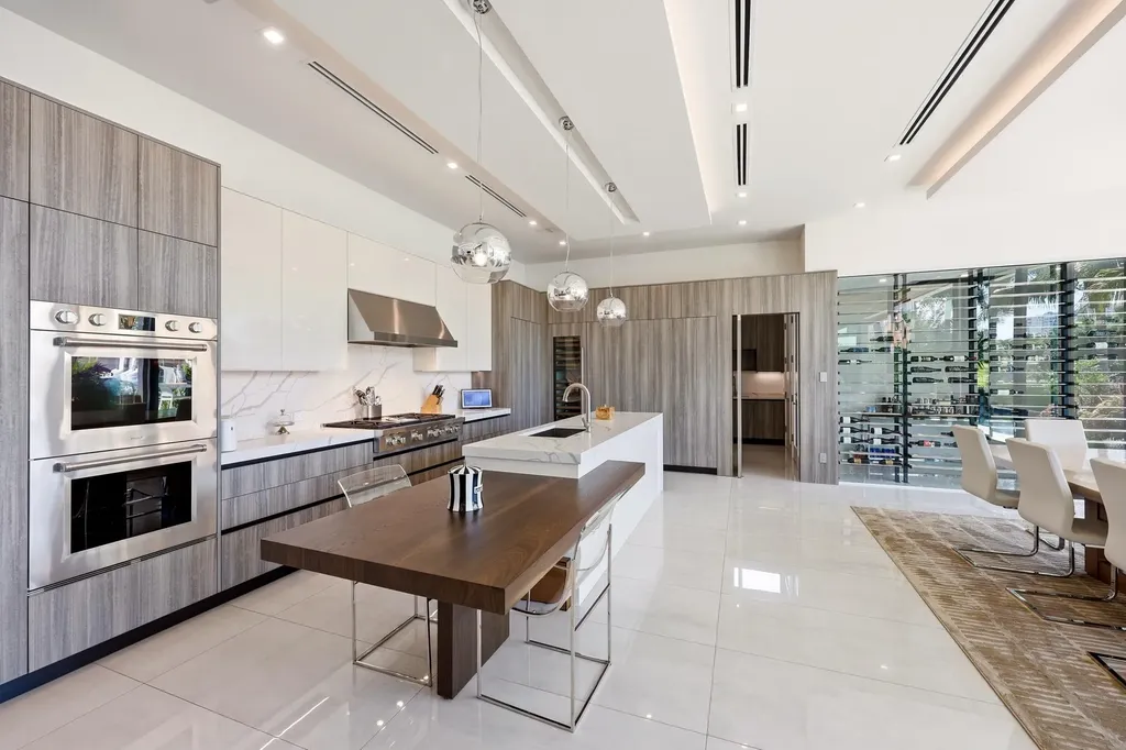 2863 NE 27th Street Fort Lauderdale FL 33306