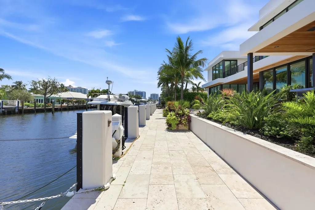 2863 NE 27th Street Fort Lauderdale FL 33306