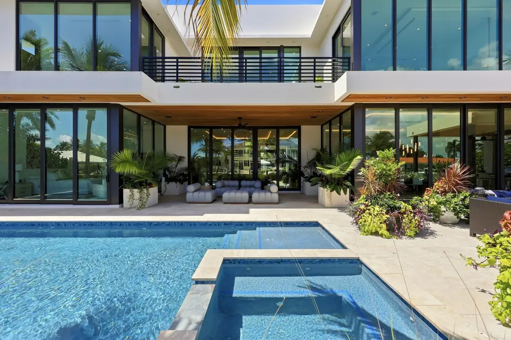 2863 NE 27th Street Fort Lauderdale FL 33306