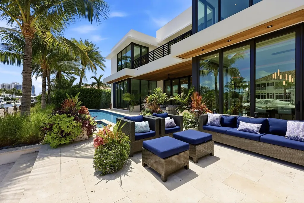 2863 NE 27th Street Fort Lauderdale FL 33306