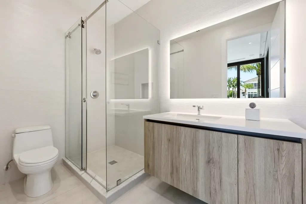 2863 NE 27th Street Fort Lauderdale FL 33306