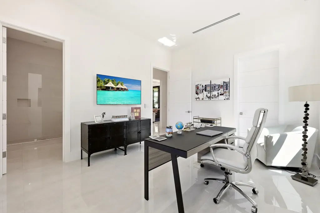 2863 NE 27th Street Fort Lauderdale FL 33306