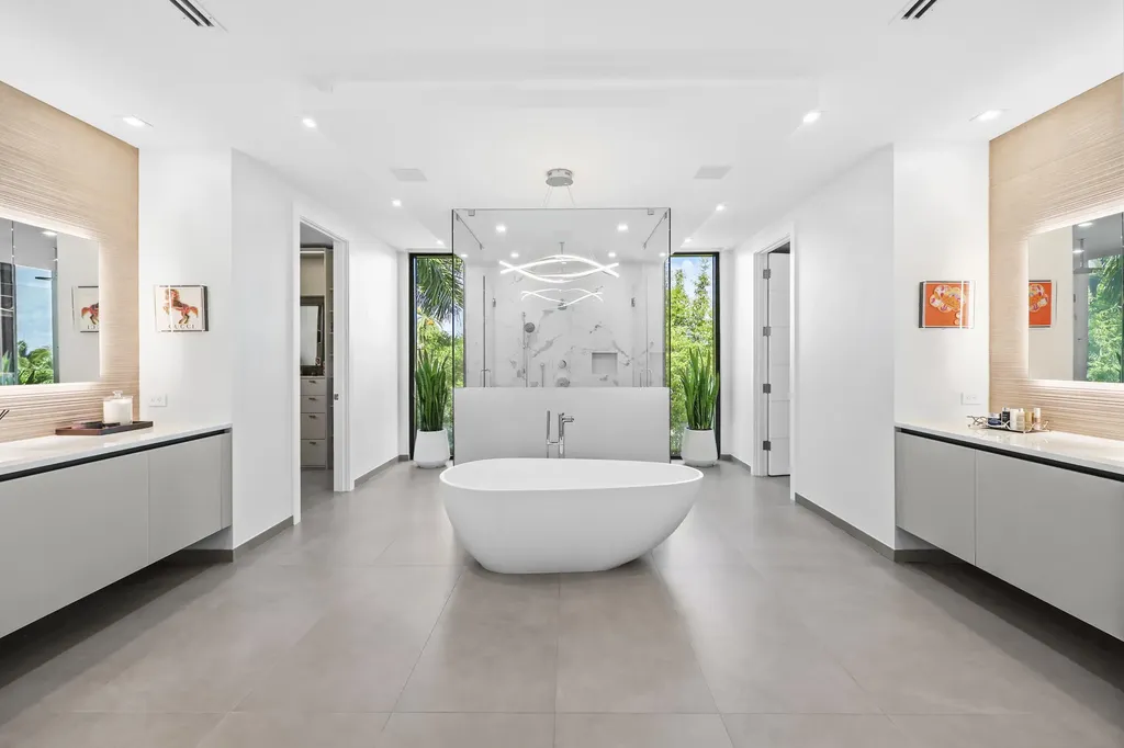 2863 NE 27th Street Fort Lauderdale FL 33306
