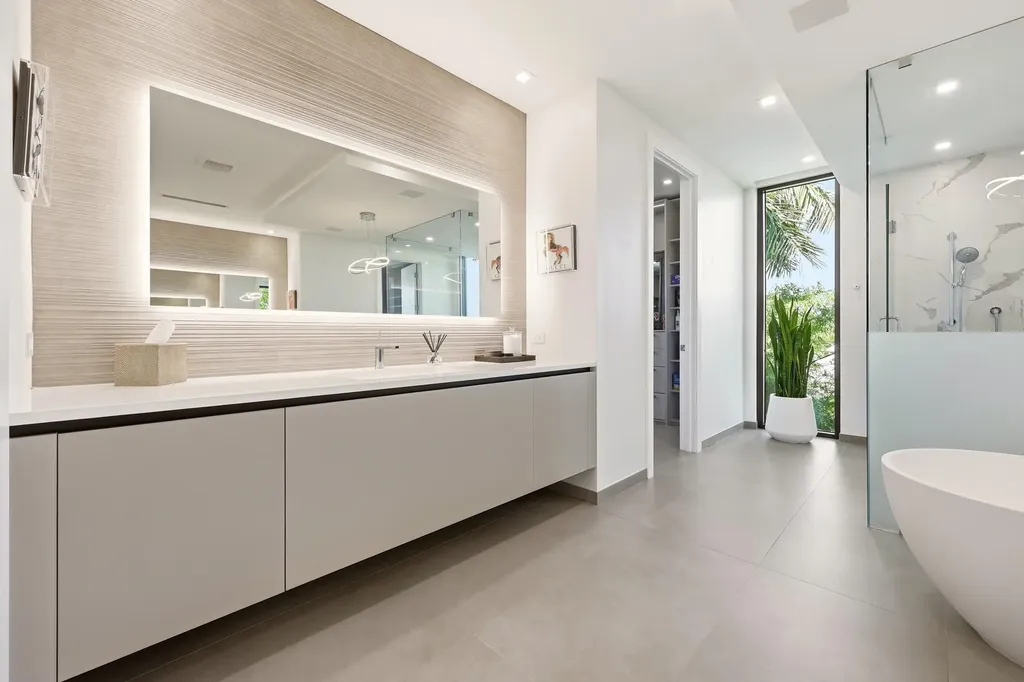 2863 NE 27th Street Fort Lauderdale FL 33306