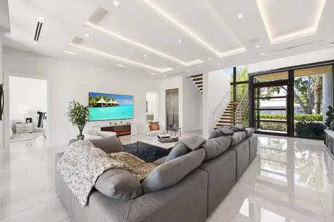 2863 NE 27th Street Fort Lauderdale FL 33306