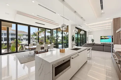2863 NE 27th Street Fort Lauderdale FL 33306