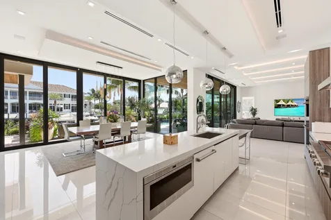 2863 NE 27th Street Fort Lauderdale FL 33306