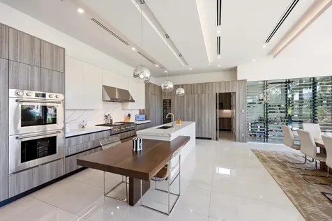 2863 NE 27th Street Fort Lauderdale FL 33306