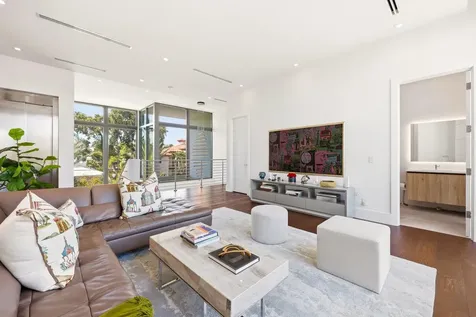 2863 NE 27th Street Fort Lauderdale FL 33306
