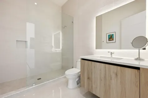 2863 NE 27th Street Fort Lauderdale FL 33306