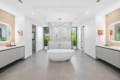 2863 NE 27th Street Fort Lauderdale FL 33306