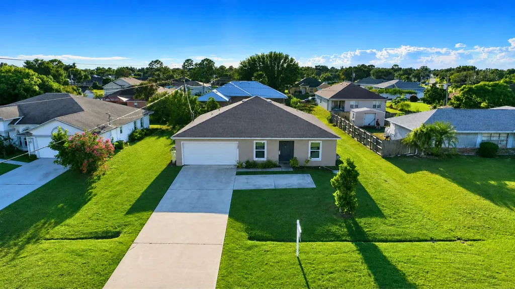 1122 SW Del Rio Boulevard Port St Lucie FL 34953