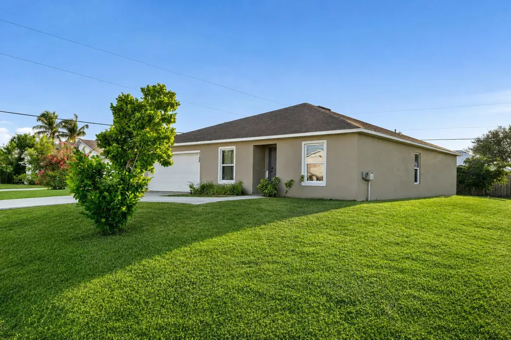 1122 SW Del Rio Boulevard Port St Lucie FL 34953