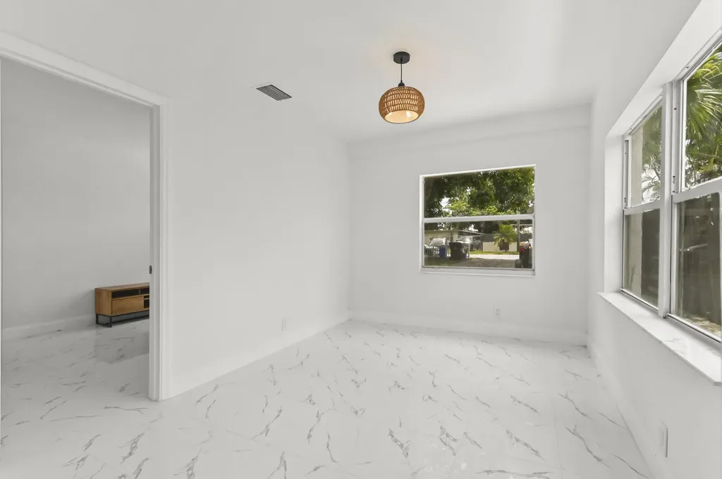 515 Putnam Road West Palm Beach FL 33405