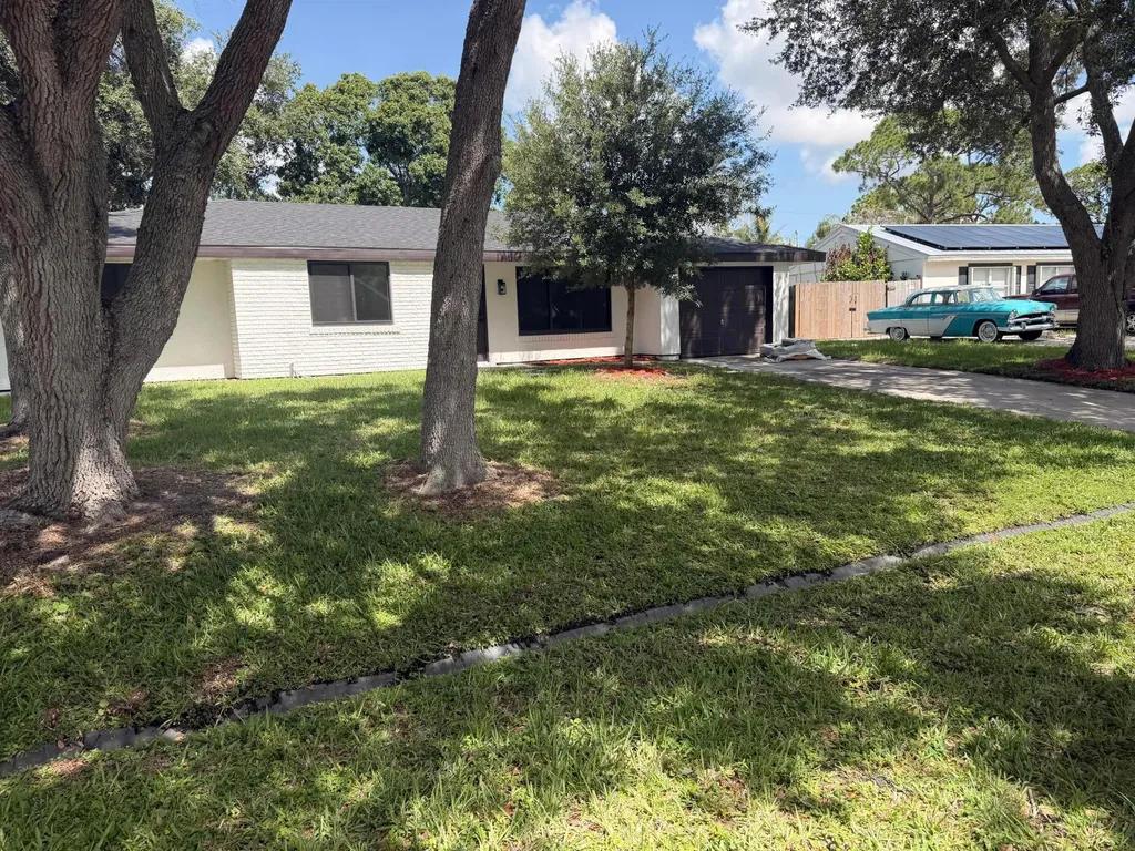 1117 SE Stewart Road Port St Lucie FL 34952