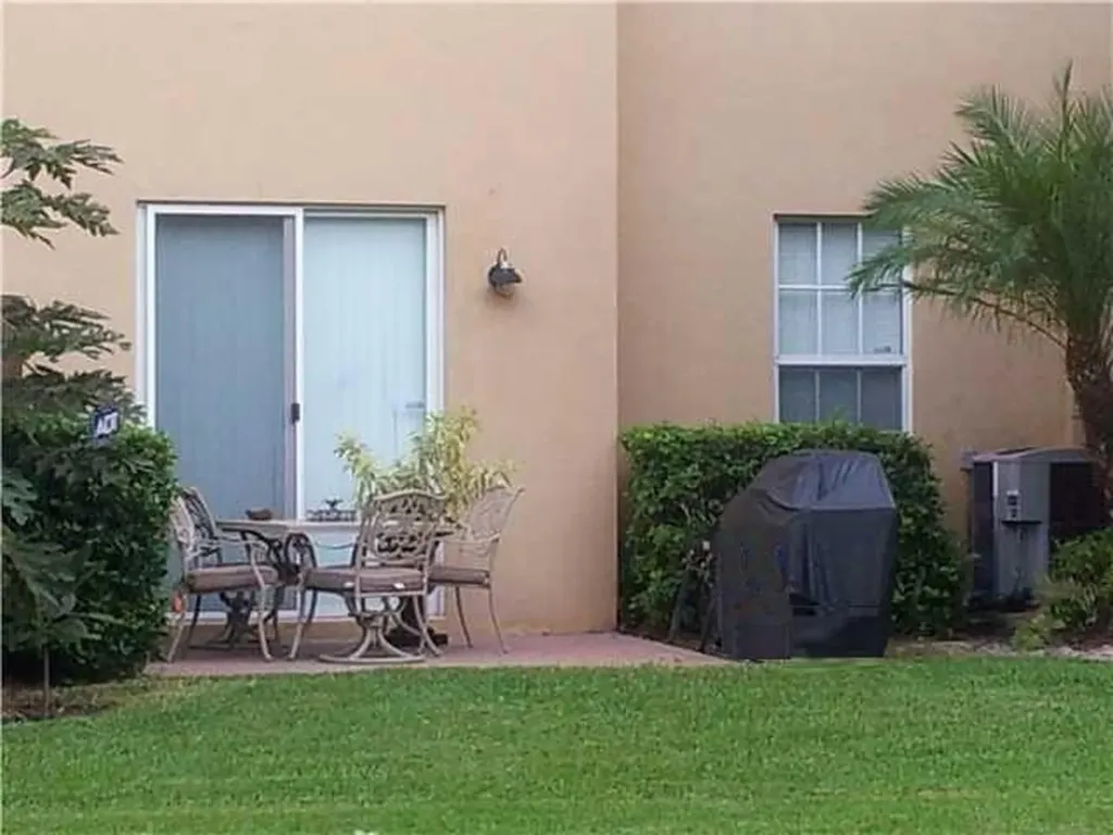 2812 Eagle Rock Circle West Palm Beach FL 33411