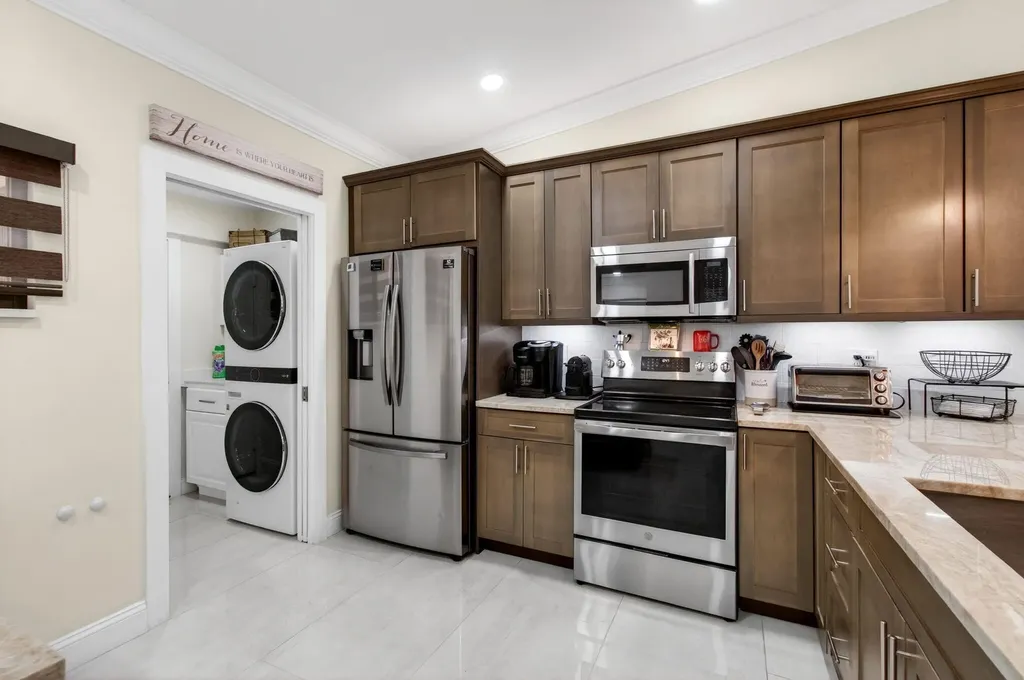 8310 Springlake Drive Boca Raton FL 33496