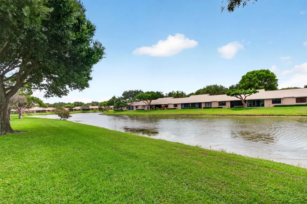 8310 Springlake Drive Boca Raton FL 33496
