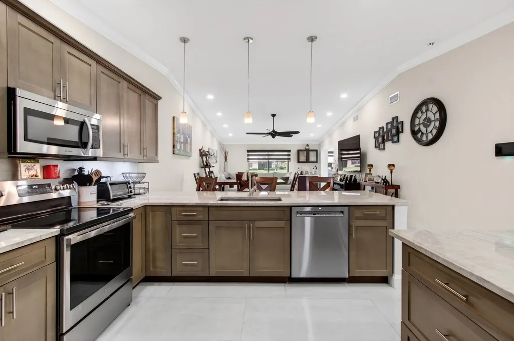 8310 Springlake Drive Boca Raton FL 33496