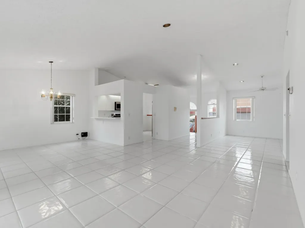 14383 Via Royal Delray Beach FL 33446