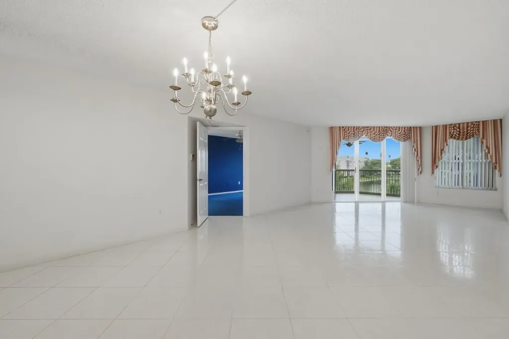 7649 E Granville Drive Tamarac FL 33321