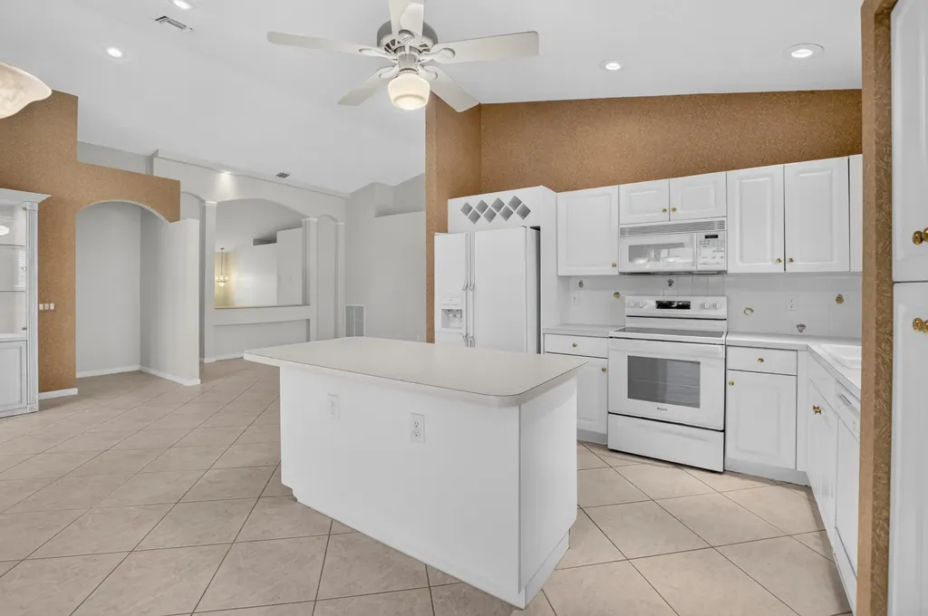 9729 Lemonwood Way Boynton Beach FL 33437