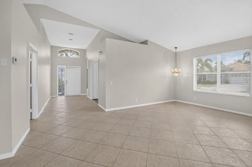 9729 Lemonwood Way Boynton Beach FL 33437