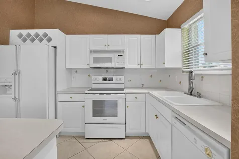 9729 Lemonwood Way Boynton Beach FL 33437