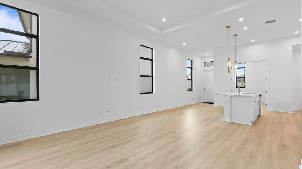 308 SE Via Sangro Port St Lucie FL 34952