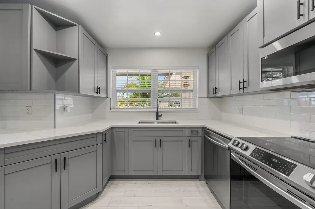 908 Hibiscus Drive Royal Palm Beach FL 33411