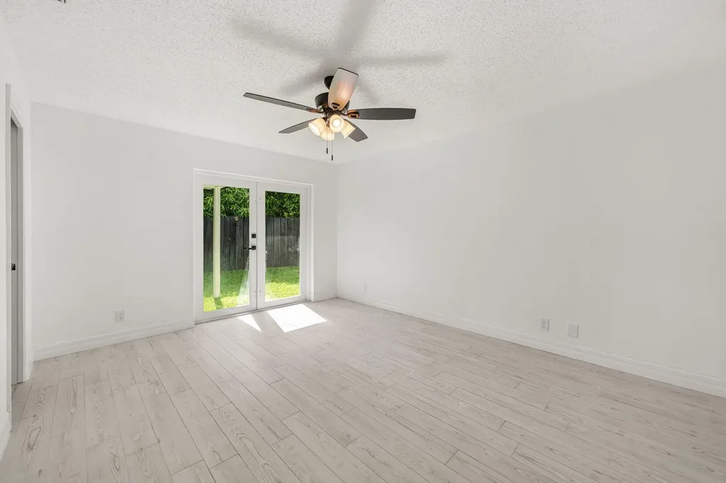 908 Hibiscus Drive Royal Palm Beach FL 33411