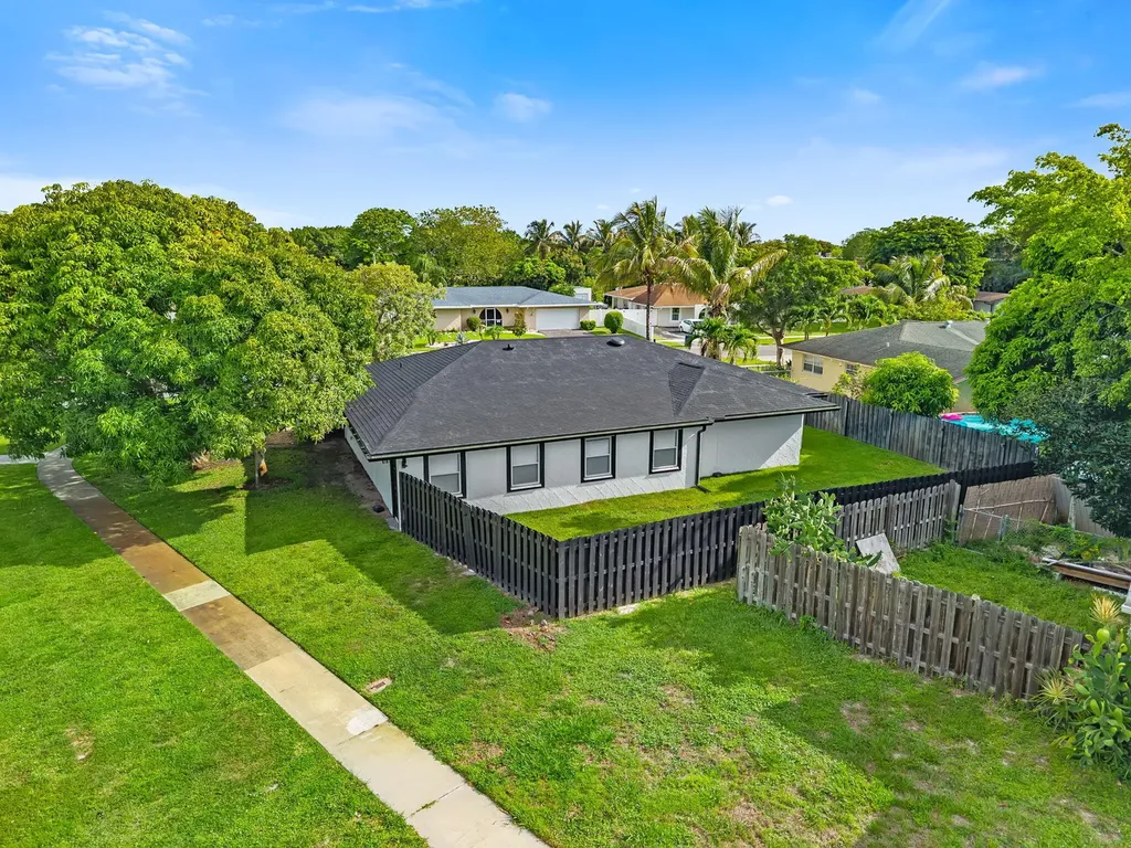 908 Hibiscus Drive Royal Palm Beach FL 33411