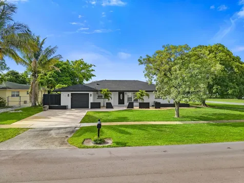 908 Hibiscus Drive Royal Palm Beach FL 33411