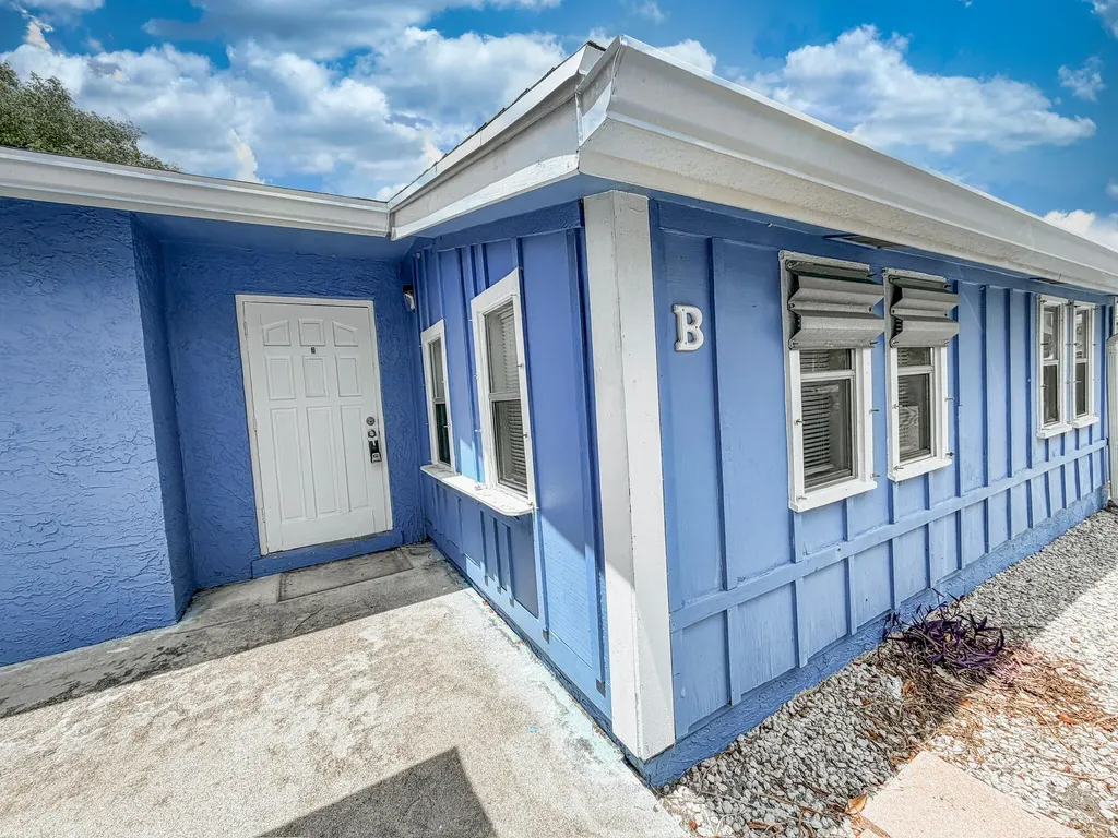 2735 Richard Road West Palm Beach FL 33403
